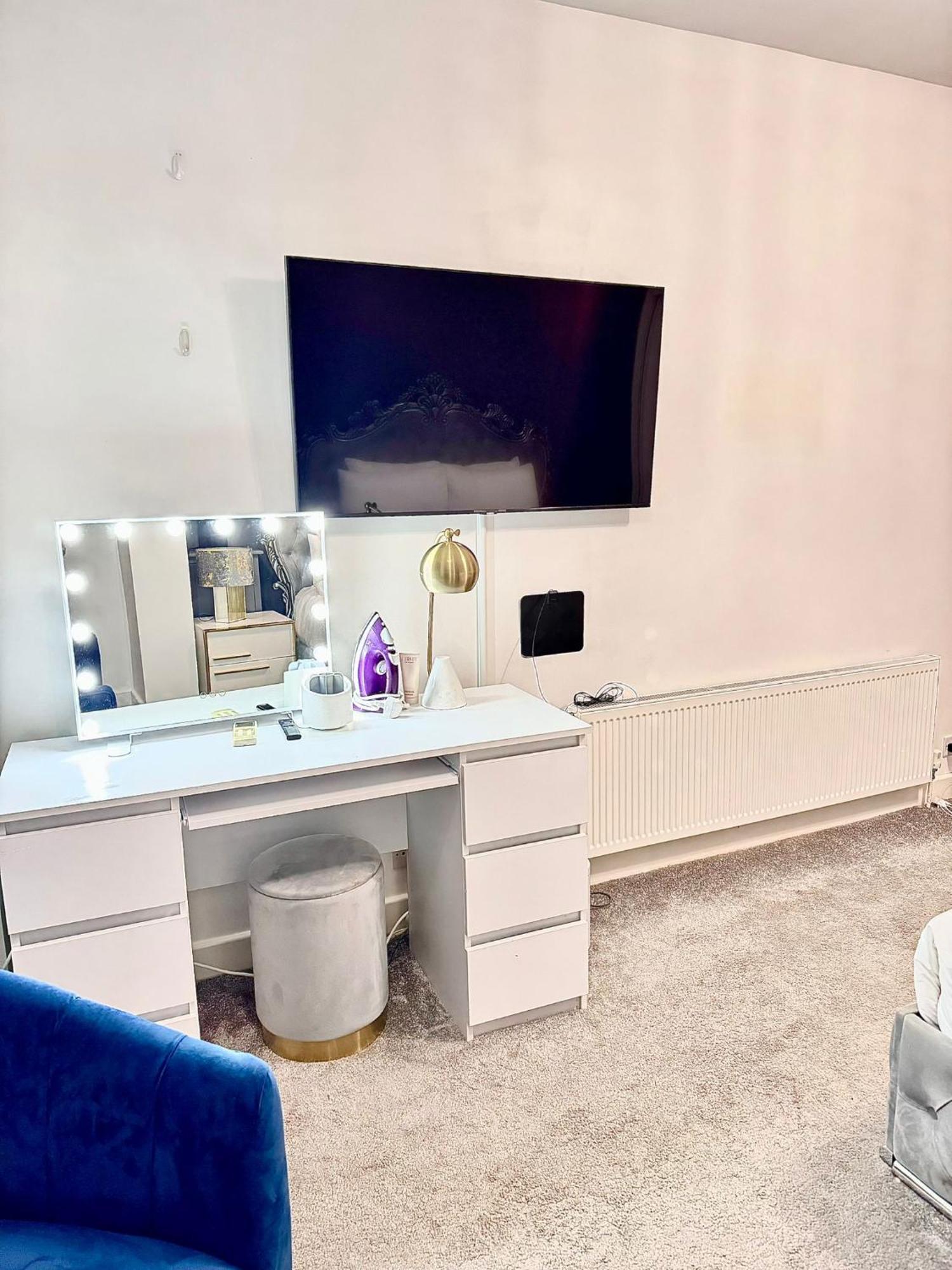 Deluxe Spacious King Size Room Hornchurch Extérieur photo